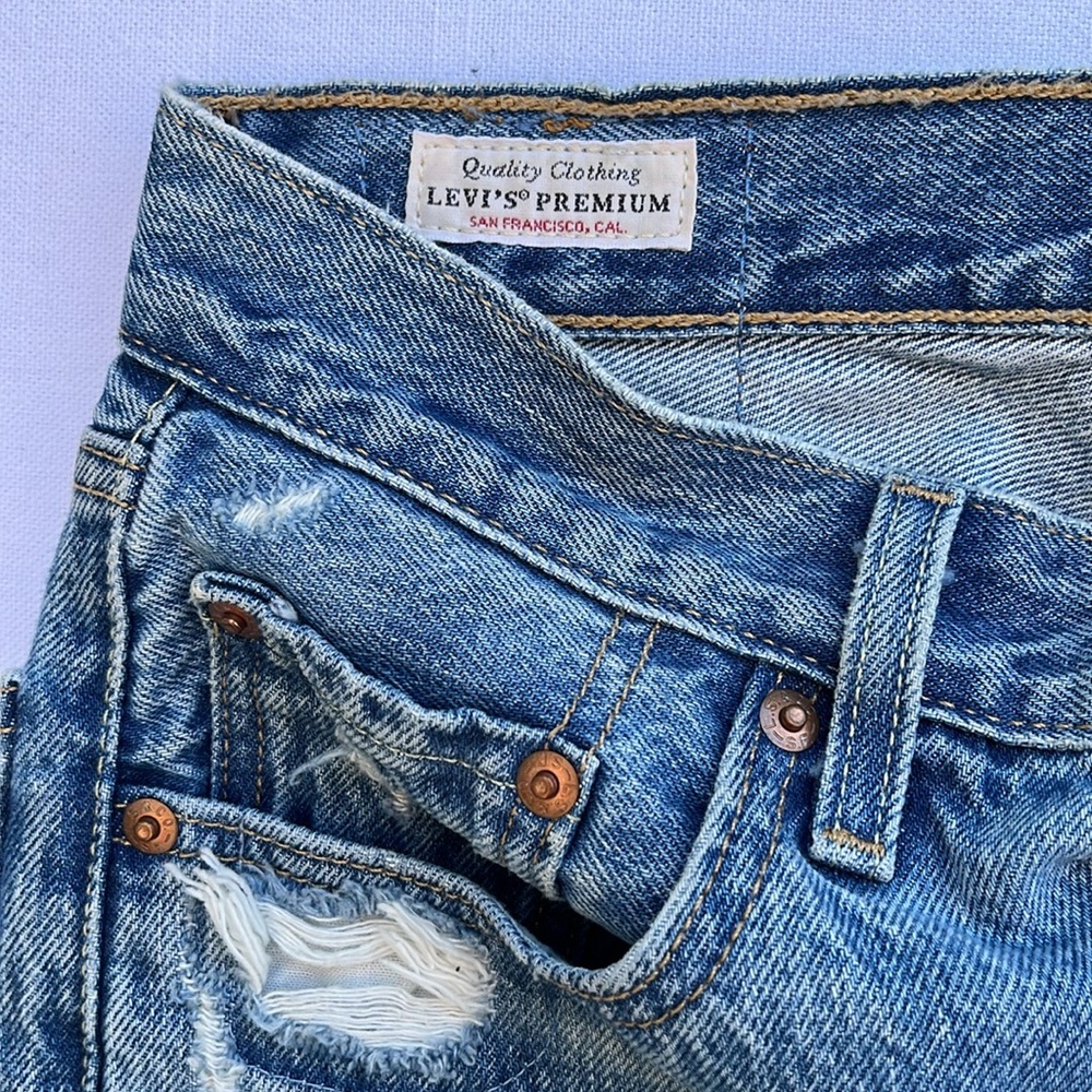 Levi’s Ripped Jeans - Picture 3 of 3
